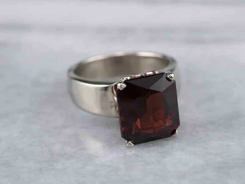 Rosebud rings-White Gold Garnet Solitaire Ring