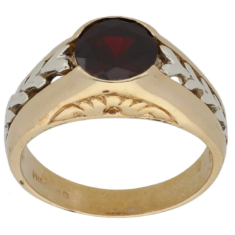 Rustic lock rings-9ct Gold Garnet Single Stone Ring Size O