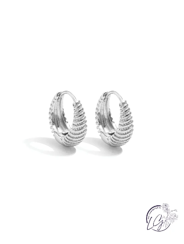 Leafy hoop earrings-Textured Simple Huggies