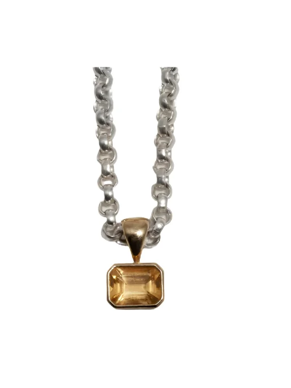 Hovering gem necklaces-Women's Citrina Necklace In Silver