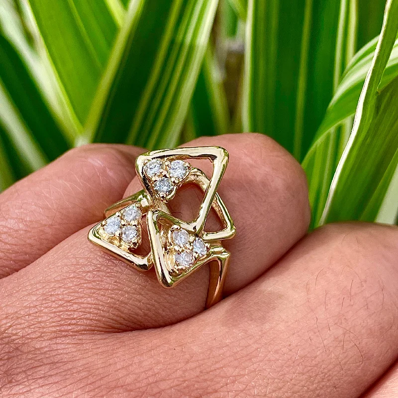 Leafy carved rings-Estate 14k Yellow Gold Trillion Diamond Cluster Ring: Geometric Elegance