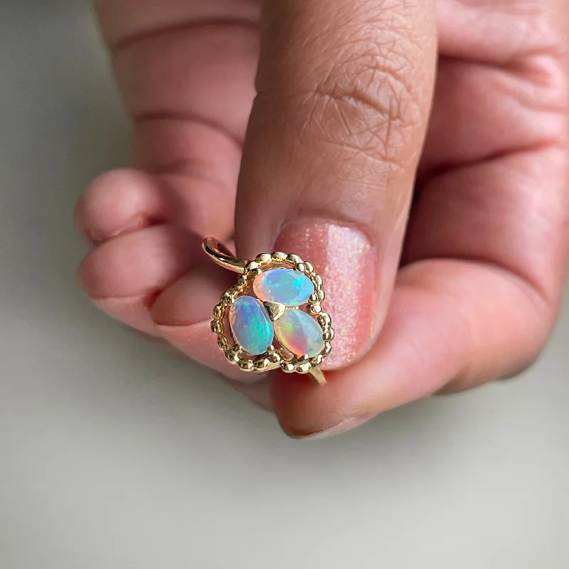 Fiber edge rings-ESTATE 14KY Gold 3-Stone Opal Ring