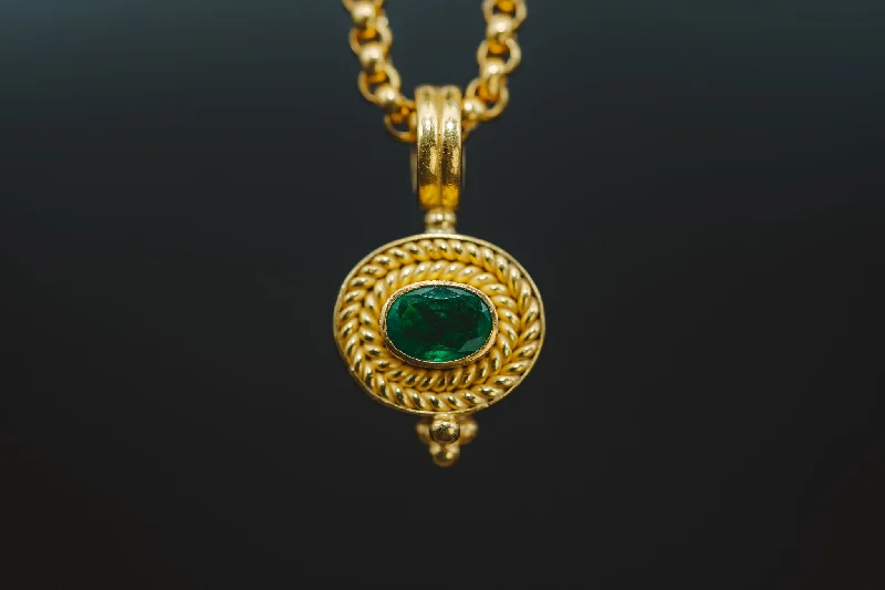 Eight-layer necklaces-18k Yellow Gold  Emerald Necklace