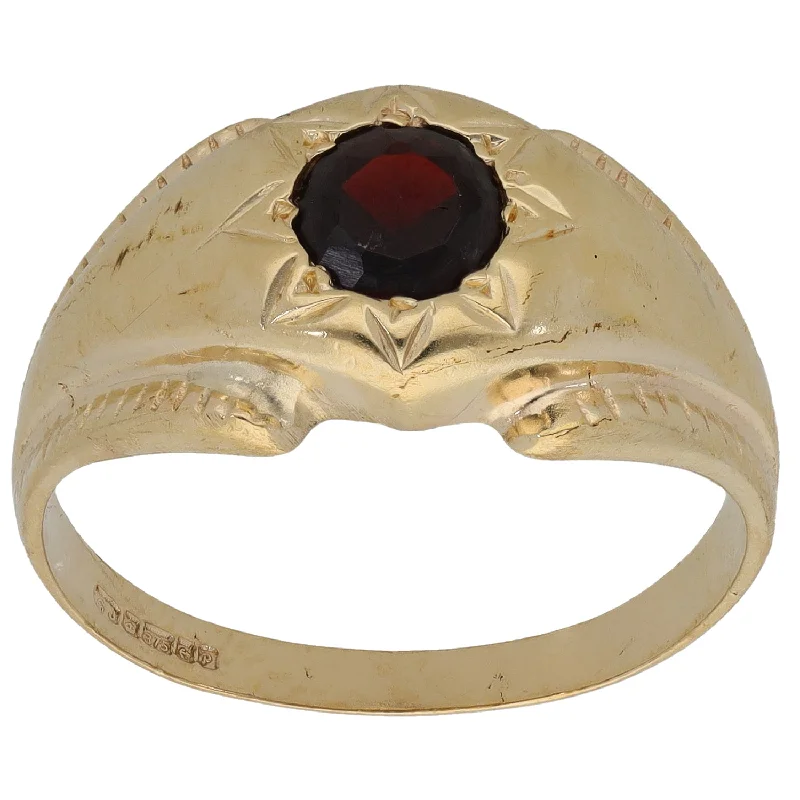 Neat band rings-9ct Gold Garnet Signet Ring Size W