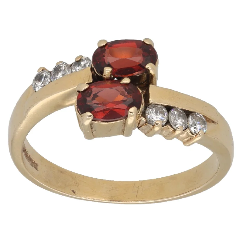 Pale wood rings-9ct Gold Garnet & Imitation Dress/Cocktail Ring Size P