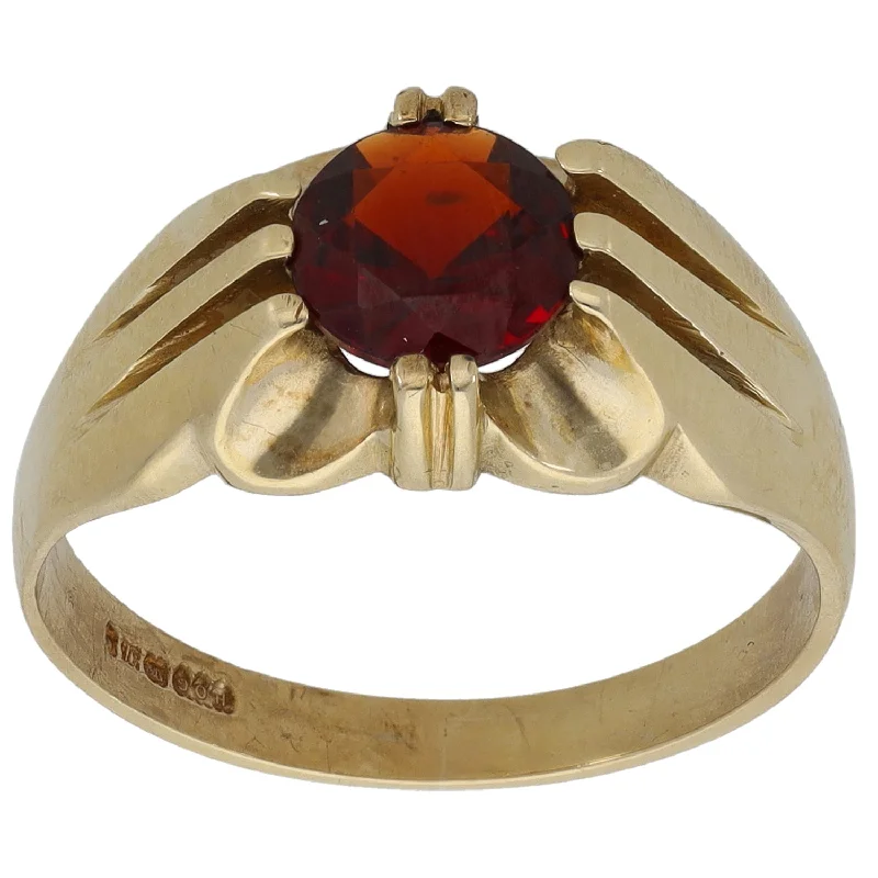 Multi-stone rings-9ct Gold Garnet Dress/Cocktail Ring Size R