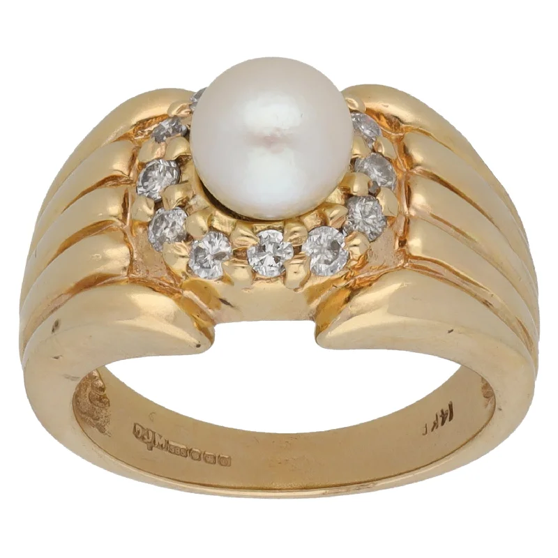 Firm clasp rings-14ct Gold Cultured Pearl & 0.24ct Diamond Dress/Cocktail Ring Size L