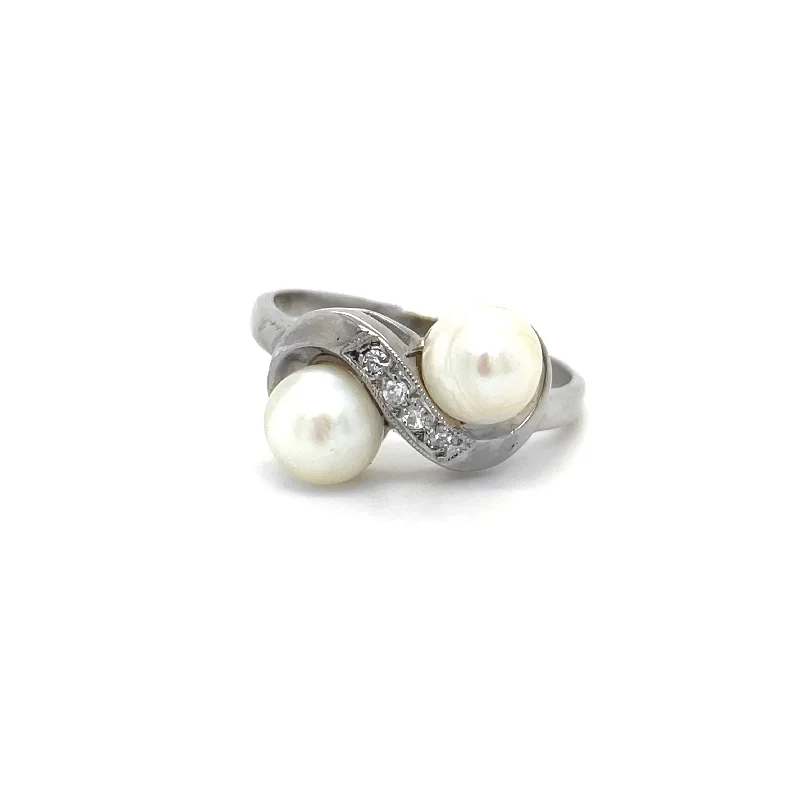 Sharp star rings-ESTATE 14KW Gold  2-Stone Pearl Ring with Diamond Accents