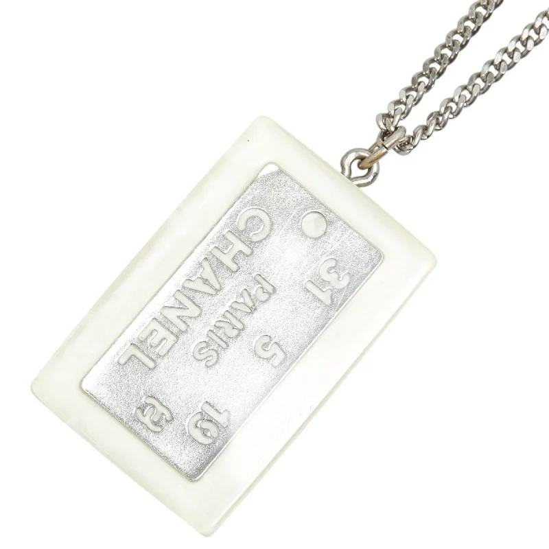 Eight-layer necklaces-Chanel   Plastic Necklace (Pre-Owned)