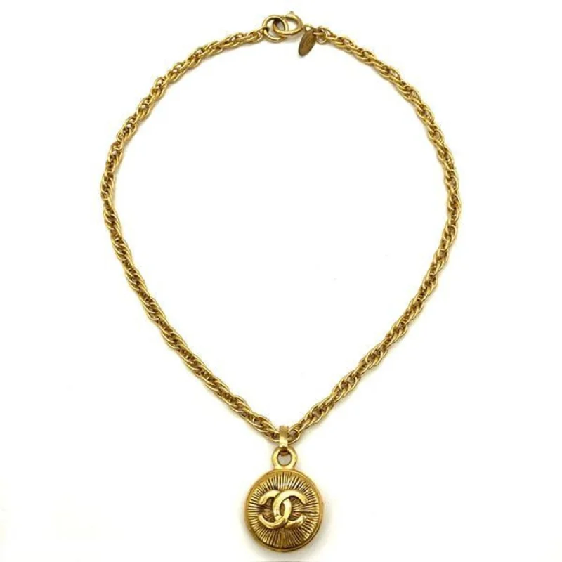 Firm clasp necklaces-Chanel  Plating Necklace (Pre-Owned)