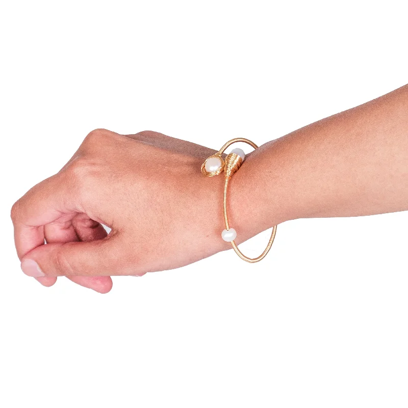 Reef knot bangles-Chokore Freshwater Pearl Bangle Bracelet with Wire detailing