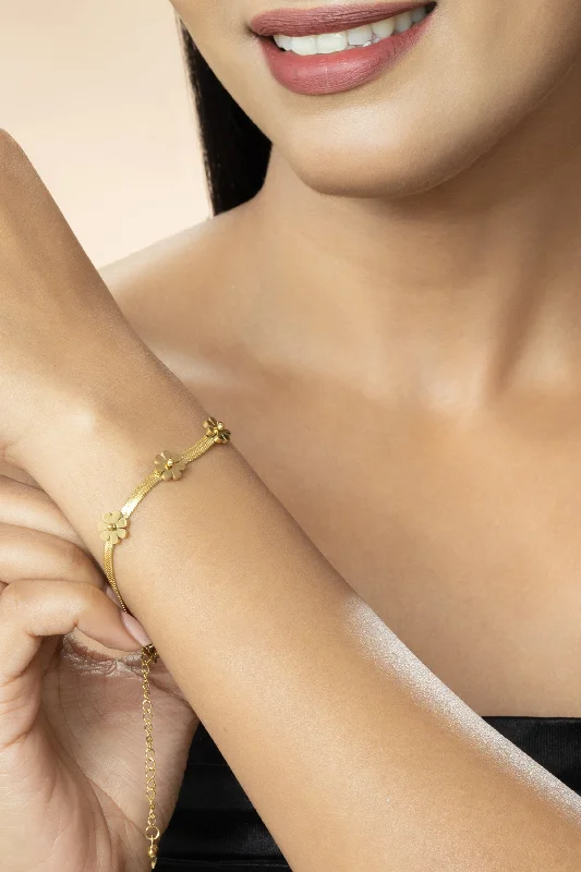 Neat modern bracelets-Anti-Tarnish Gold Toned Snake Chain Bracelet with Gold-Plated Floral Leaves